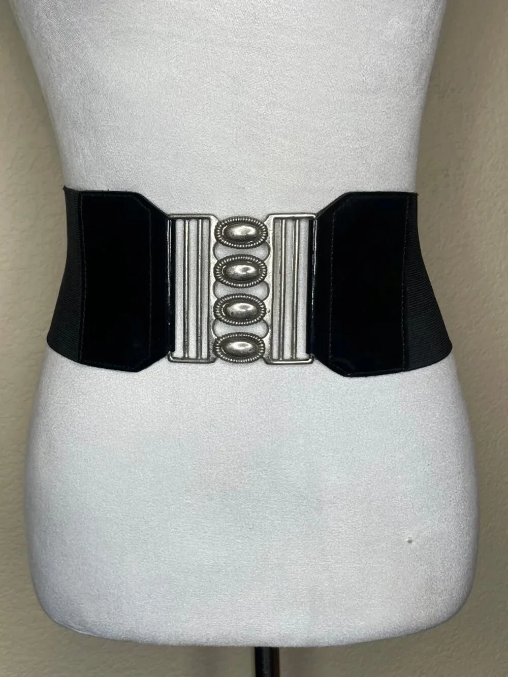 NINE WEST Whimsigoth Wide Elastic Belt Silver Clasp Black Patent Trim Fits XL